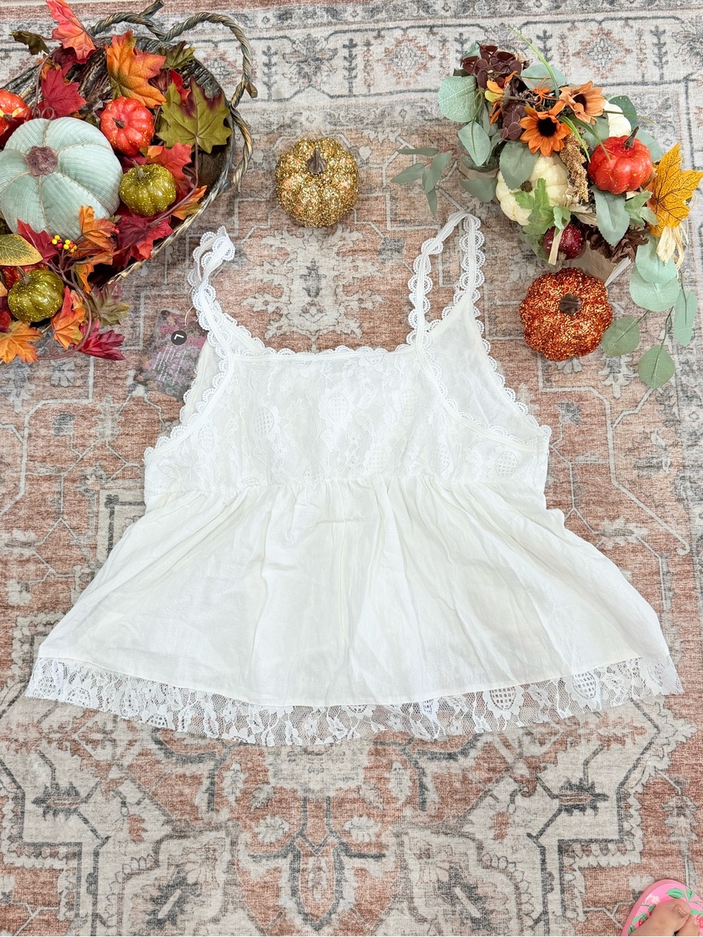 White Lace-Trim Sleeveless Women's Top